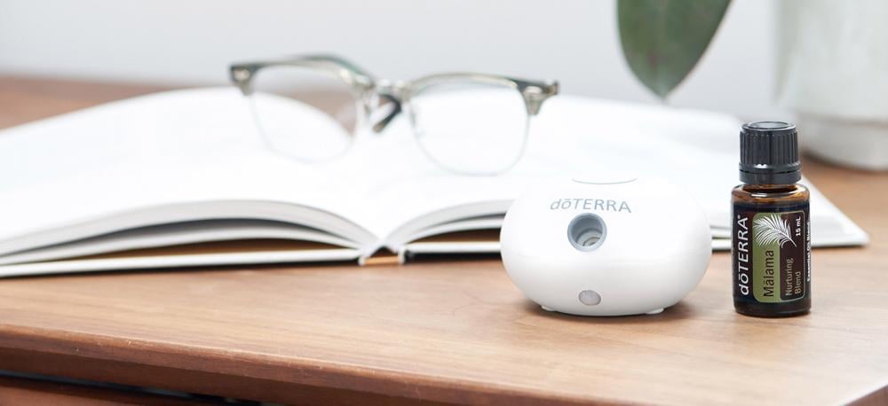 فواحه محمول (بدون ماء، مستشعر للحركة) + زيوت “مالاما” | مزيج عطري من أرض هاواي (صافي 15مل، عضوي) - Image 3