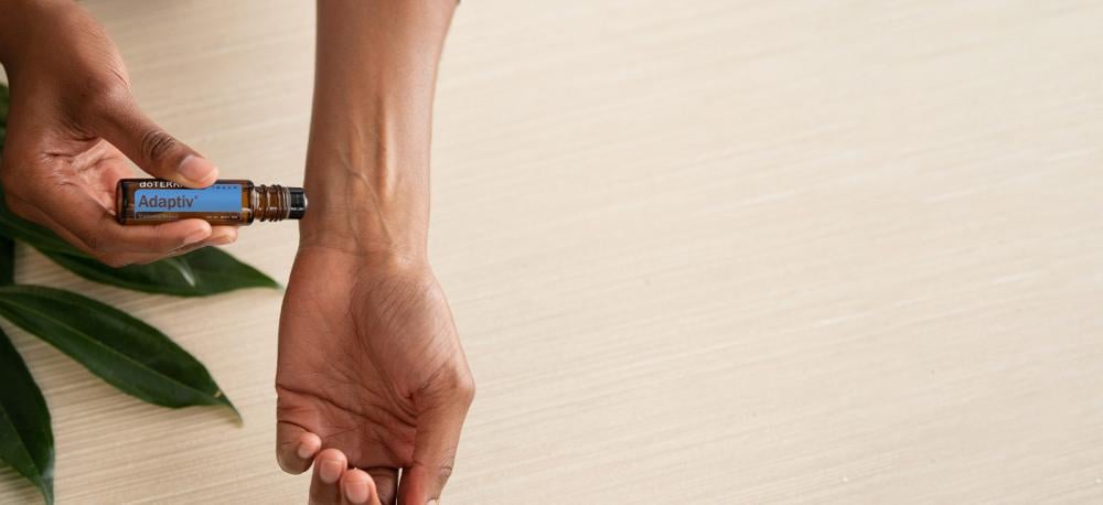 زيوت “الاطمئنان” | مزيج عطري مهدئ للبال (رول أون 10مل، عضوي، صافي مع جوز الهند) - Image 10