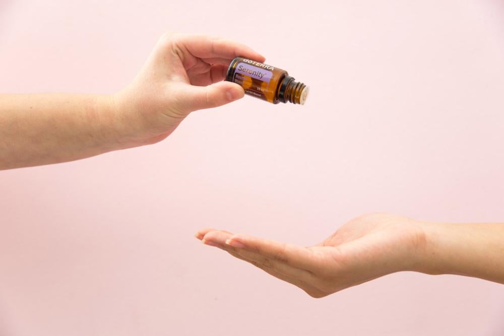 زيوت “الراحة” | مزيج عطري يدعم الإسترخاء والنوم (صافي 15مل، مُركز، عضوي، زرع في البلد الأصلي) - Image 6