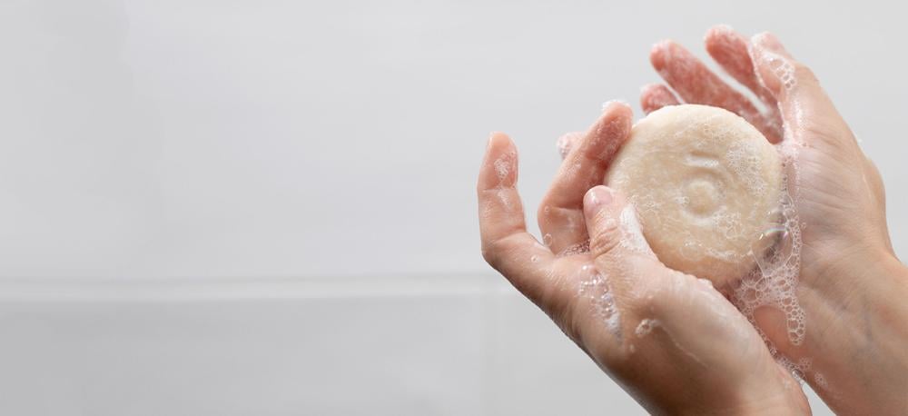 شامبو شعر (صلب) بالزيوت العطرية الطبيعية (نساء/رجال) - Image 4