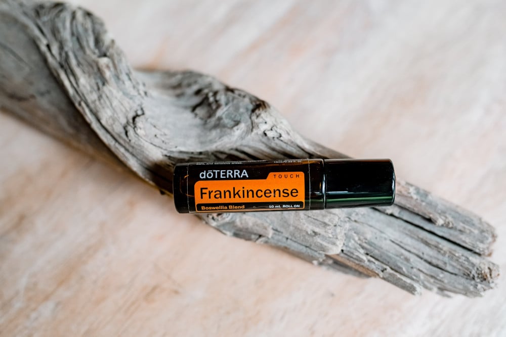 زيت اللبان “Frankincense” (رول أون 10مل، عضوي، صافي مع جوز الهند) - Image 5