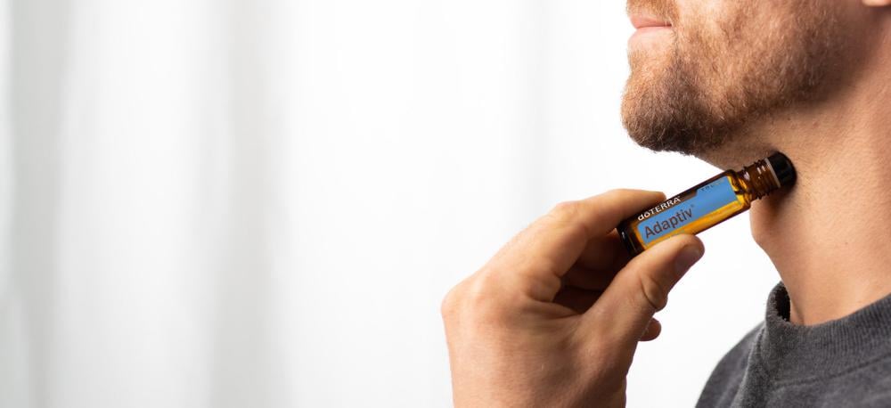 زيوت “الاطمئنان” | مزيج عطري مهدئ للبال (رول أون 10مل، عضوي، صافي مع جوز الهند) - Image 2